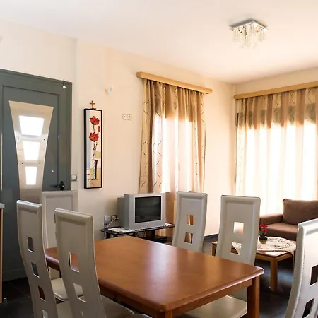 Pefki Sea View Villas *